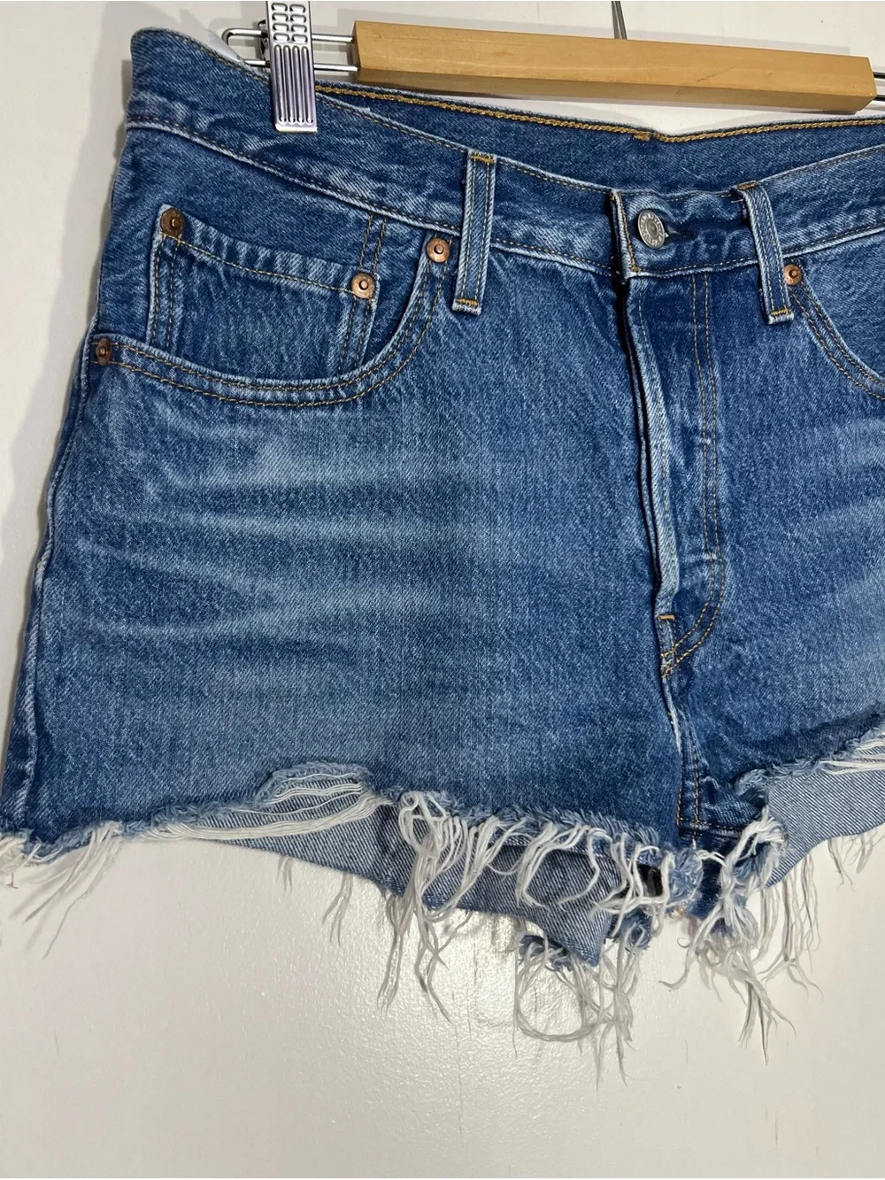 Levi's blue denim 501 Original Short in Roll Away size 30